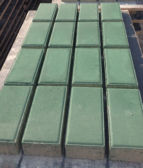 昆明陽博水泥制品 普洱細面透水磚專業(yè)報價與水泥預制構(gòu)件解析